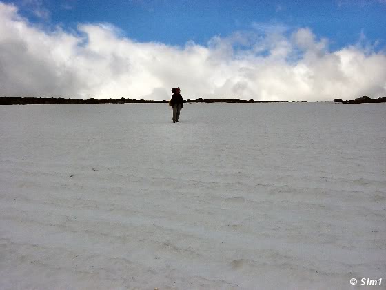 Hiking towards Unna Allakas