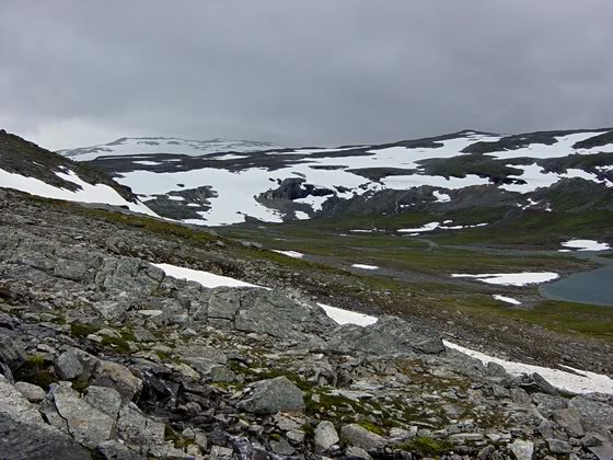 Hiking towards Unna Allakas