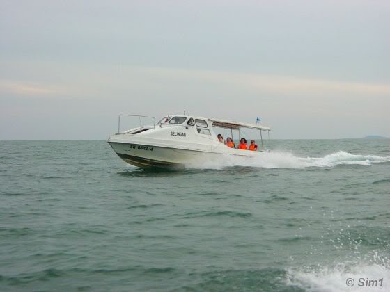 Boat to Libaran Island
