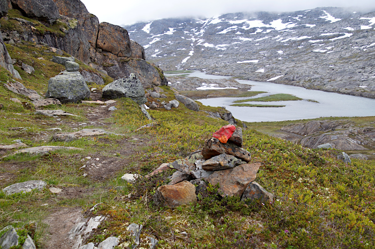 Hiking from Katterjåkk towards Unna Allakas