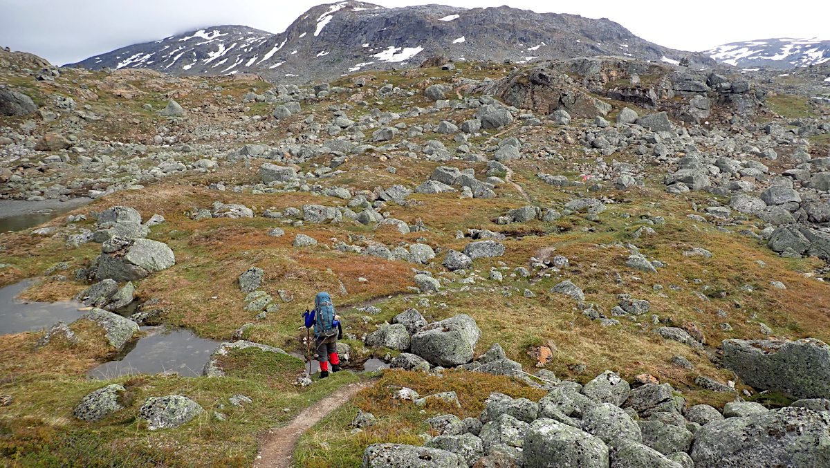 Hiking from Katterjåkk towards Unna Allakas