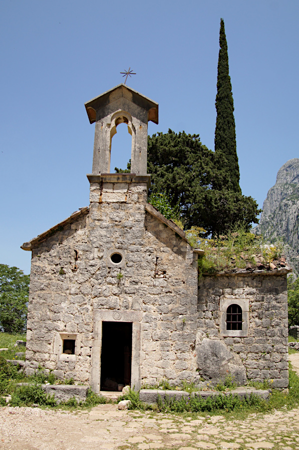 church Saint John, Špiljari