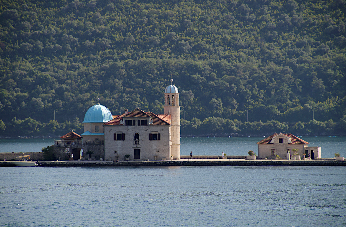 Lady of the Rock  /  Gospa od Škrpjela, Perast