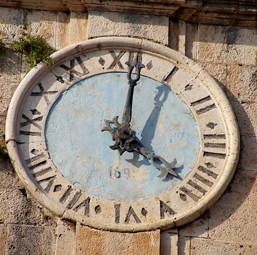 Clock on the belfry, Perast