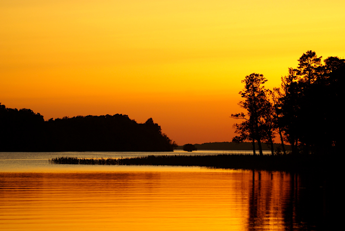 Sundbyholm, sunset over Lake Mälaren