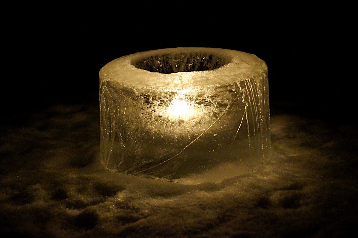 Ice candle