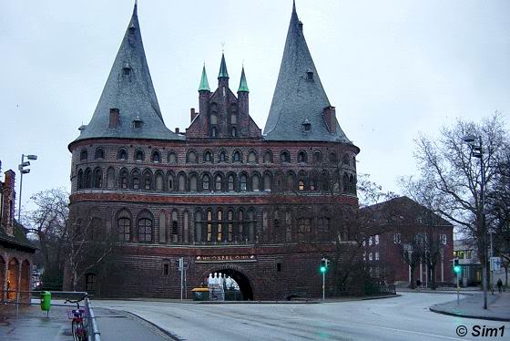  Holstentor (Holsten Gate)